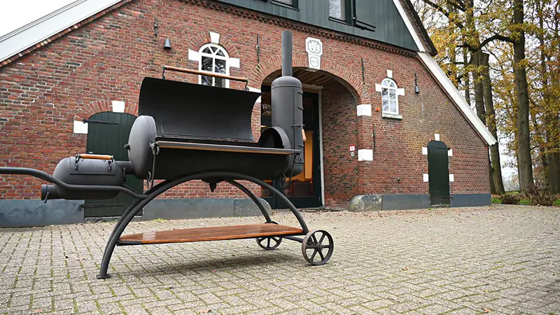 groepsaccommodatie-BBQ-Smoker-barbecue